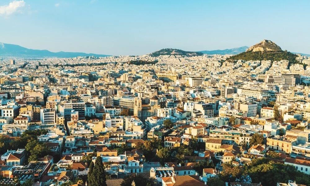 NYT: "Μαγνήτης" τα ελληνικά ακίνητα για τους ξένους επενδυτές